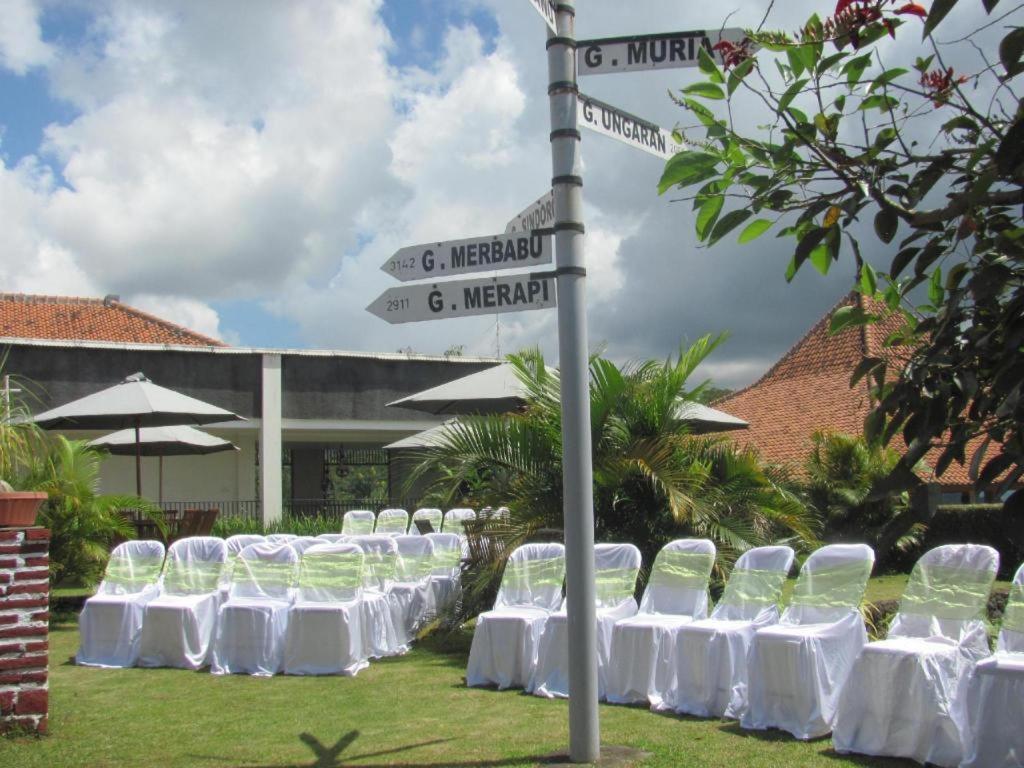 D'emmerick Salib Putih 3* Salatiga