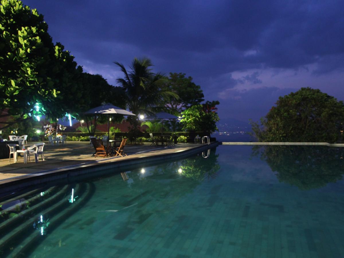 Hotel D'emmerick Salib Putih