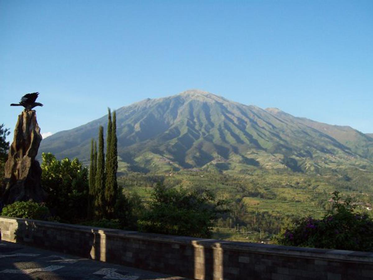 D'emmerick Salib Putih Salatiga