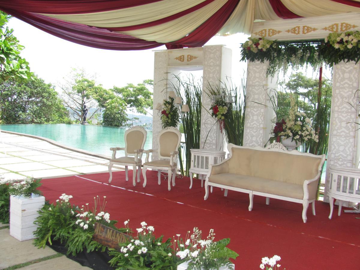 D'emmerick Salib Putih Hotel 3*